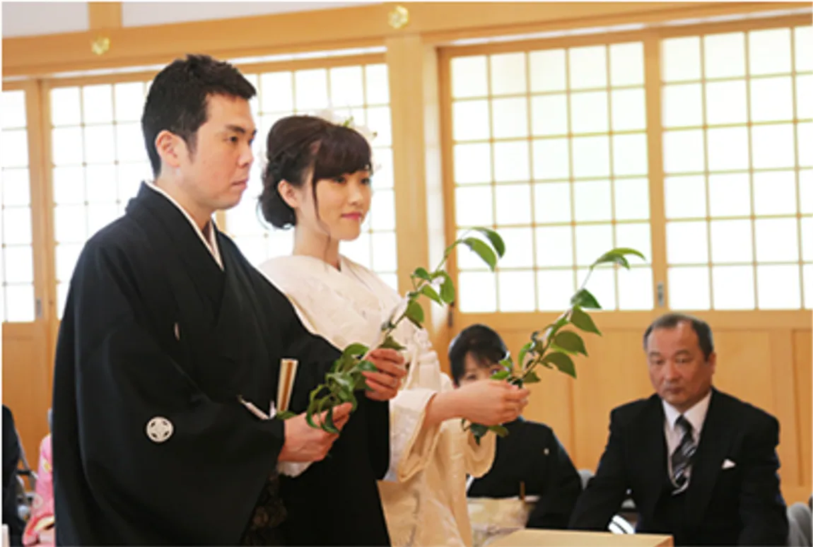 新郎新婦玉串奉奠